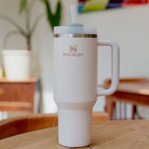 Stanley Quencher Pi̇petli̇ Termos Bardak Pembe 1.18 Li̇tre