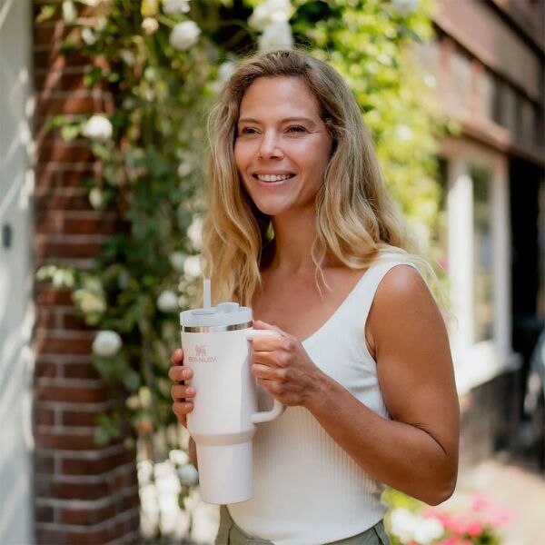 STANLEY QUENCHER PİPETLİ TERMOS BARDAK  PEMBE 1.18 LİTRE