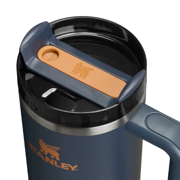 STANLEY QUENCHER 0.89 LİTRE PİPETLİ TERMOS GECE MAVİSİ RENK