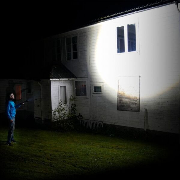 Ledlenser P17 El Feneri̇