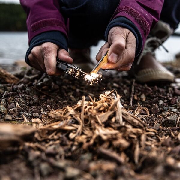 Leatherman Magnezytum Çubuğu ve Deprem Düdüğü